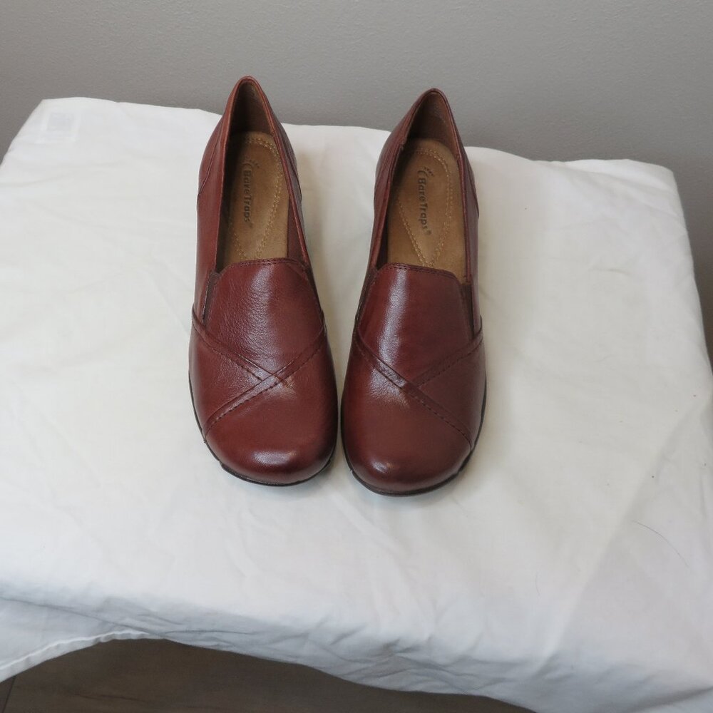 Bare Traps Very Good Pre-Owned Slip-On Brown Leather Wedge Shoes